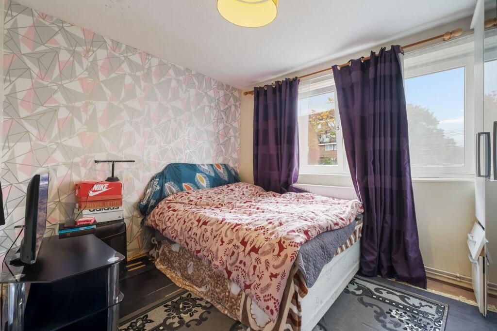 Apartment in London, East Ham - View 4