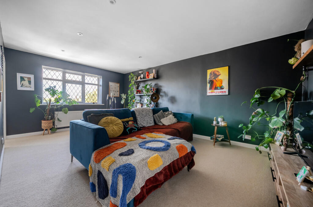 Apartment in Worthing, West Sussex - View 5