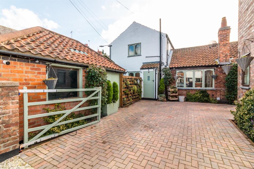 Main image of property: Savages Road, Ruddington, Nottingham, NG11