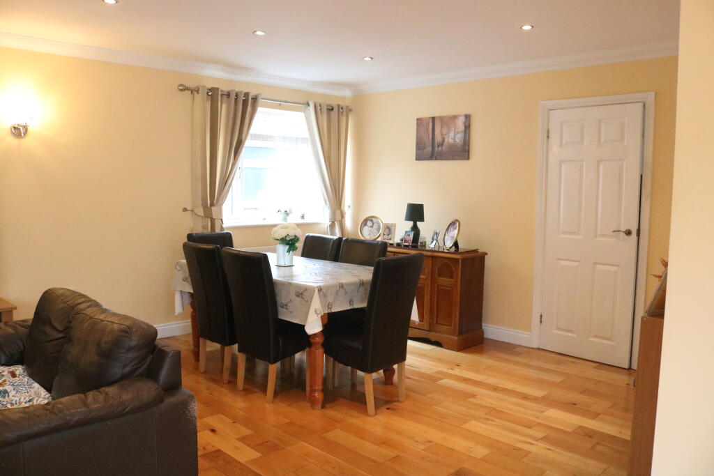 House in Doncaster - View 4