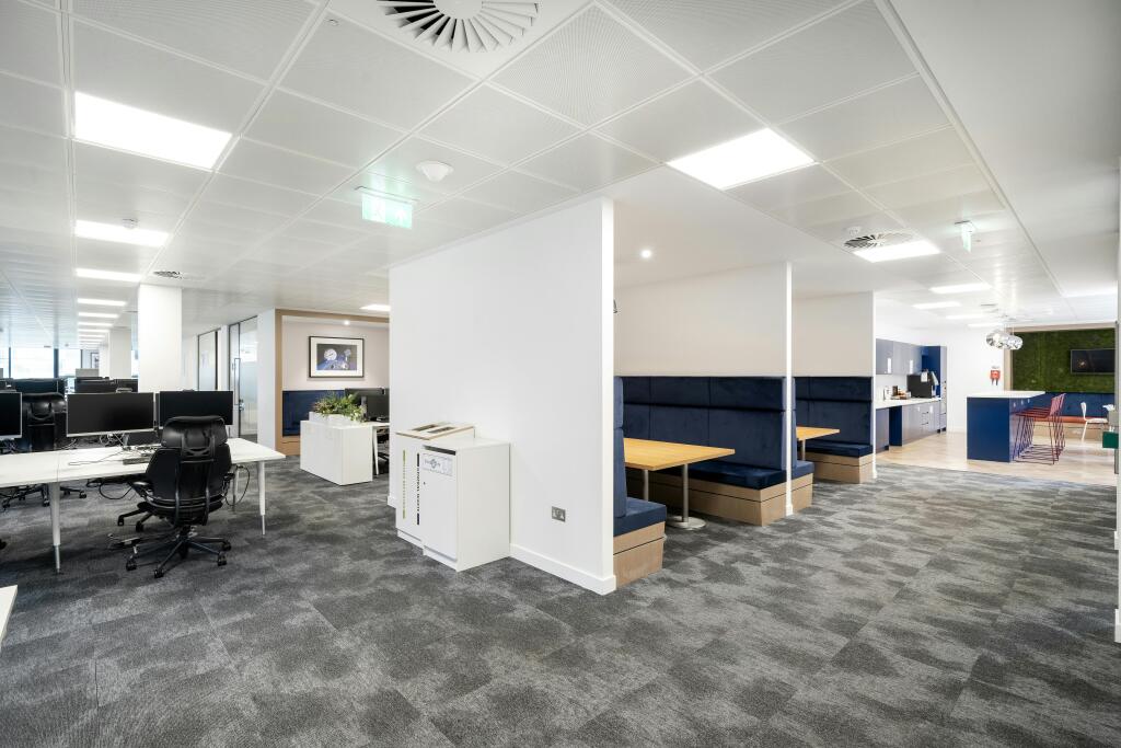 10CrownPlace104thflr.jpg