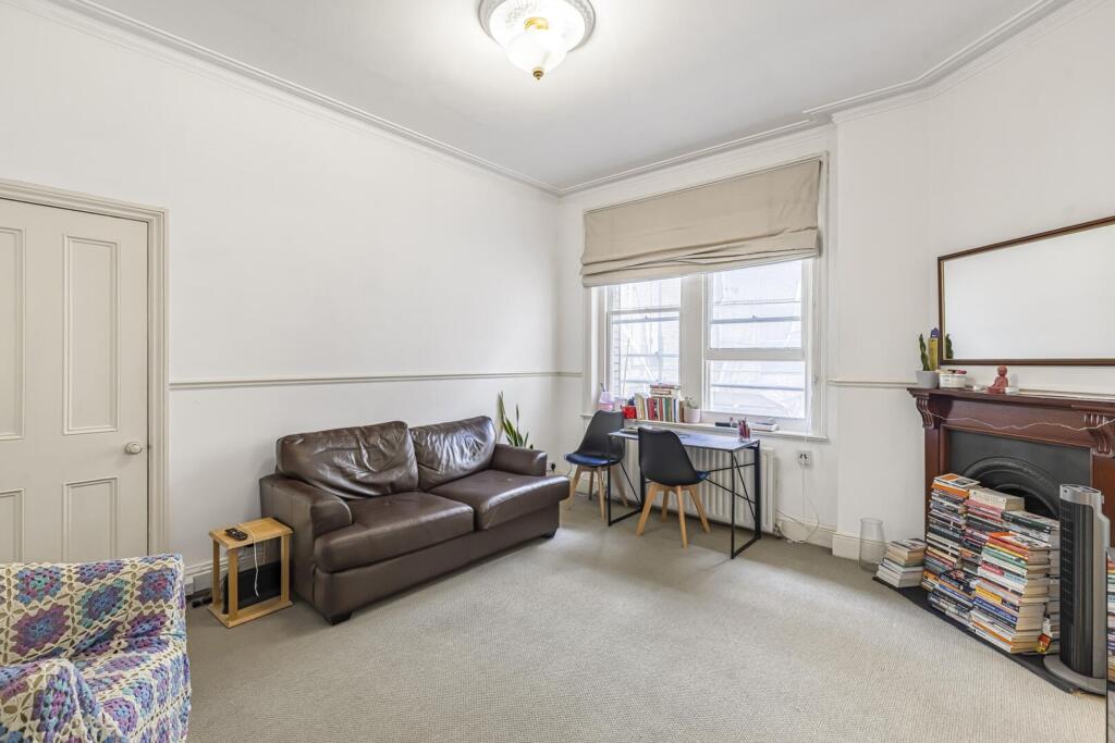 Apartment in London - View 3