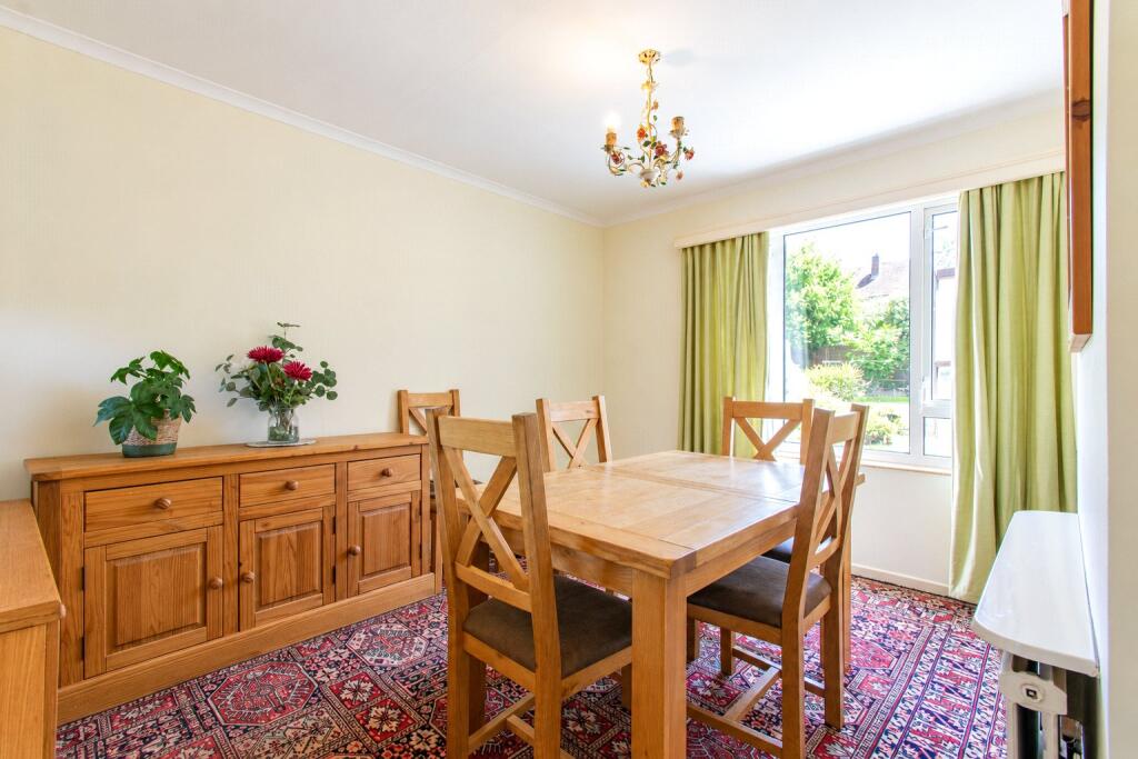 Culver Road, Newbury, Berkshire, RG14 photo 4