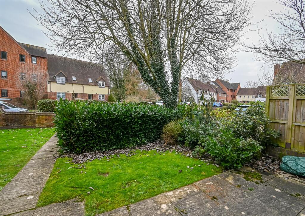 32 Kings Loade, Bridgnorth photo 2