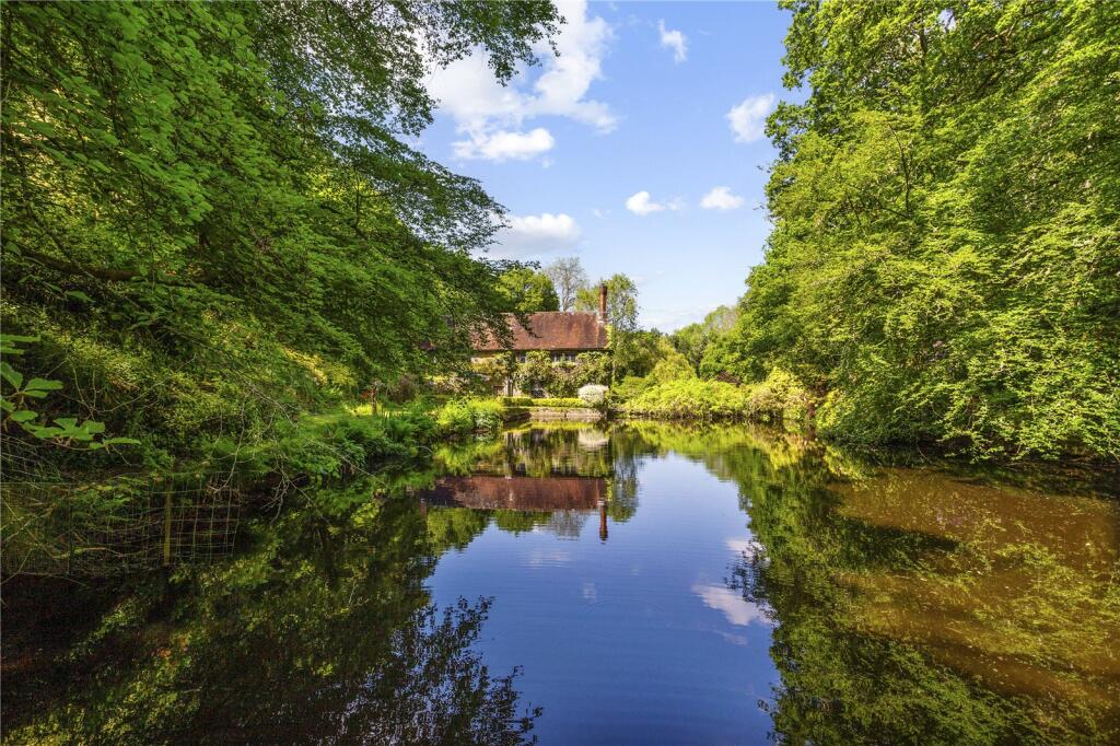 House in East Hampshire, Headley - View 3