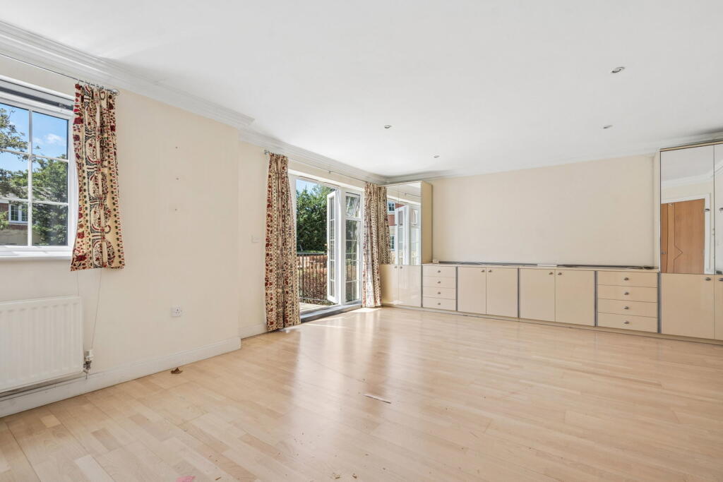 Apartment in Harrow - View 4