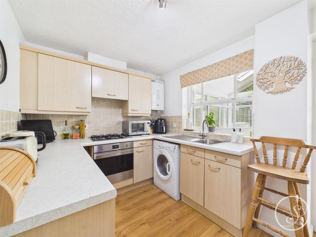 Elm Tree Close, Leeds - View 5