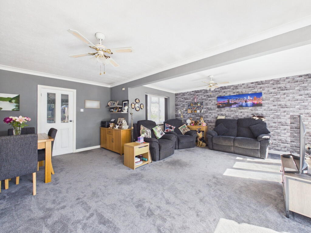 House in Worthing, Ferring - More