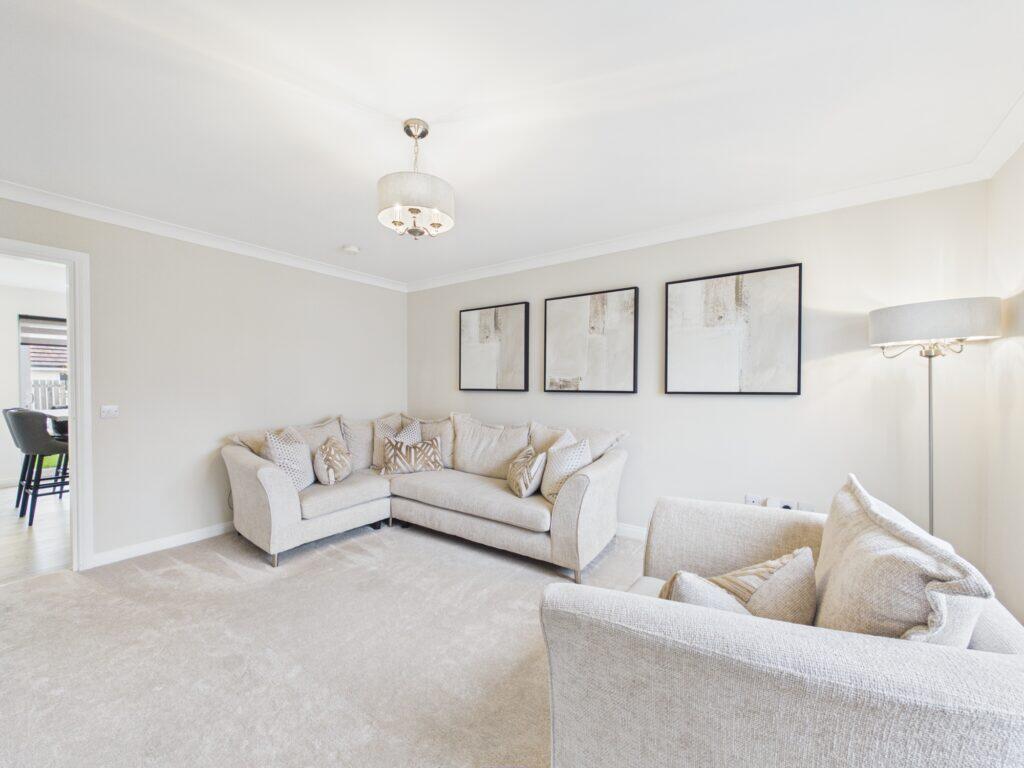 54 Haremoss View, Whitburn, EH47 0BF photo 3