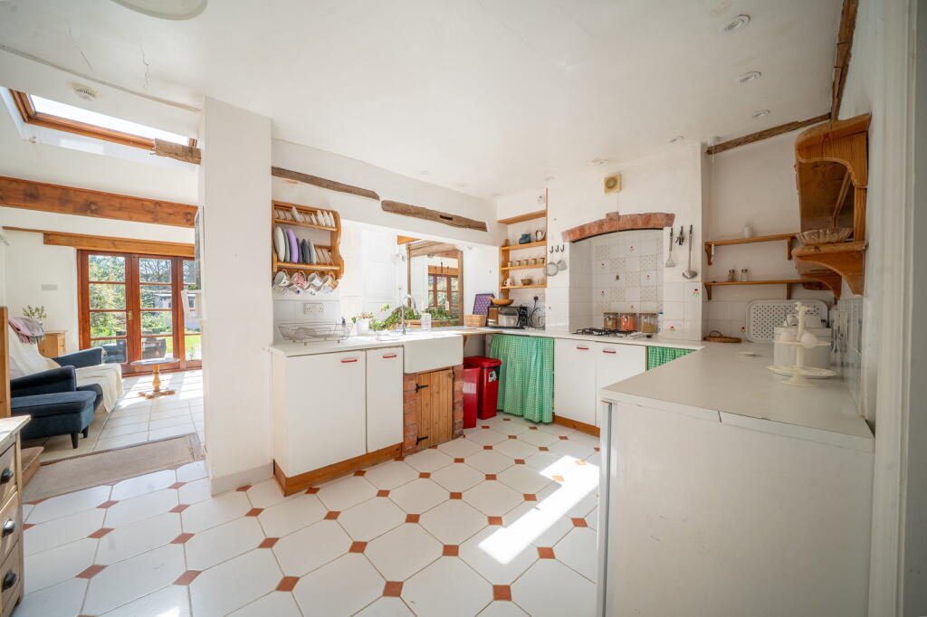 House in Hereford, Herefordshire - View 4