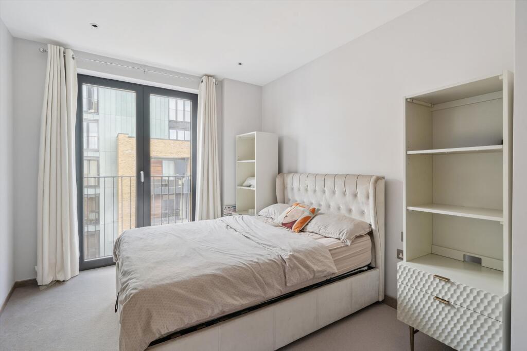 Apartment in London - More
