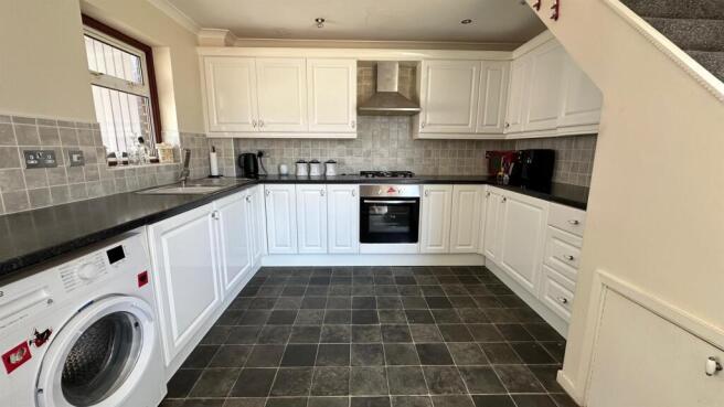 KITCHEN/BREAKFAST ROOM