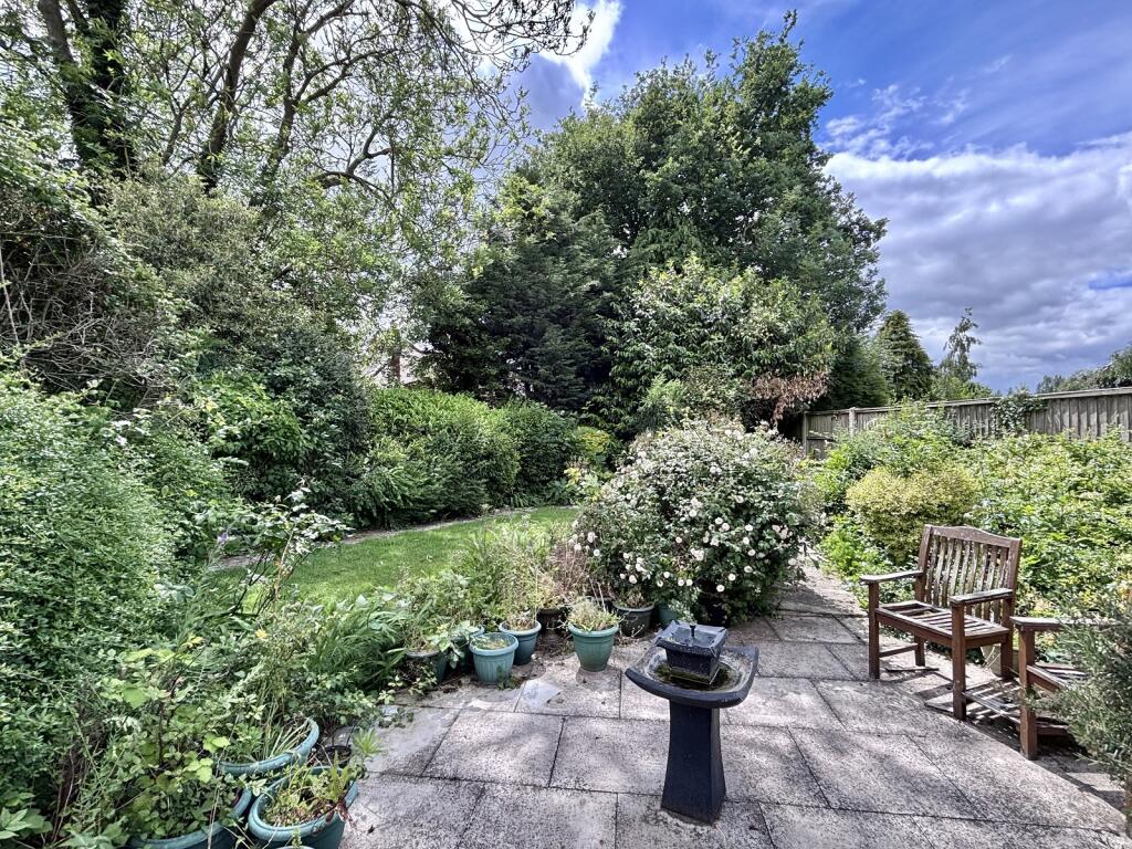 Lutterworth Road, Blaby, Leicester, Leicestershire. LE8 4DX photo 4
