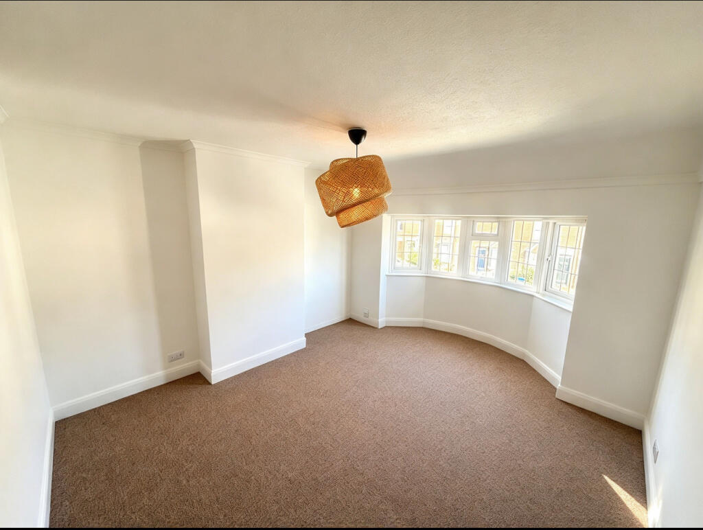 House in Hemel Hempstead - View 2