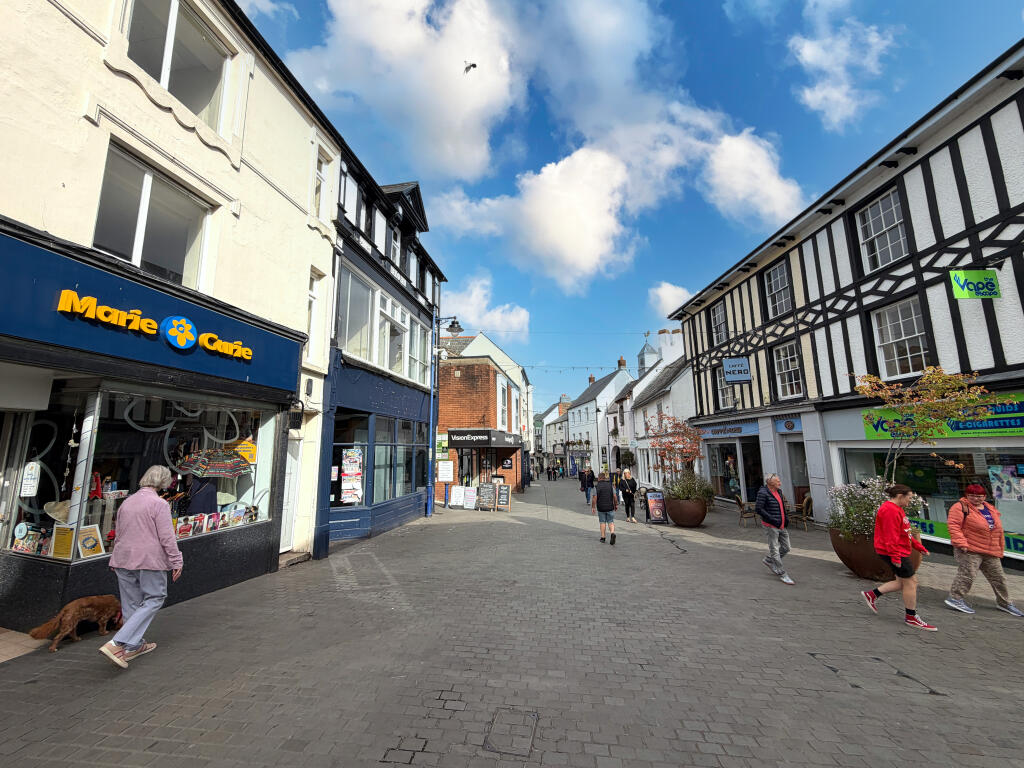 Frogmore Street