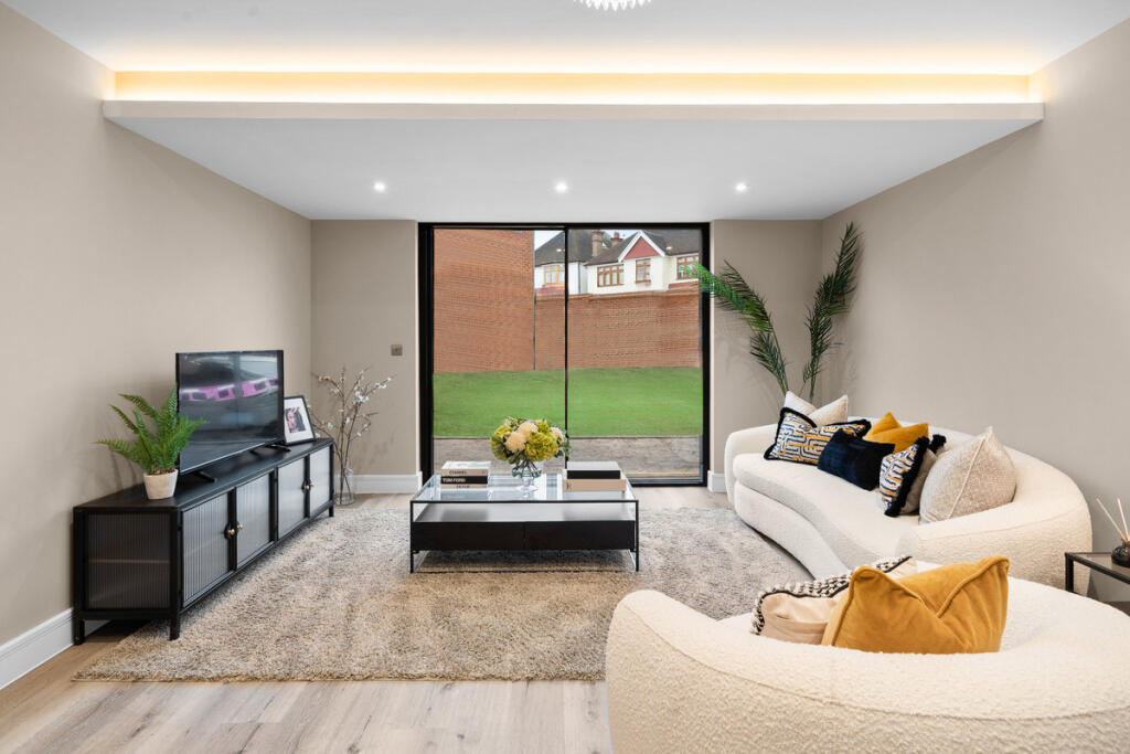 Main image of property: Flat 10 Abbotswood Place, Streatham, SW16