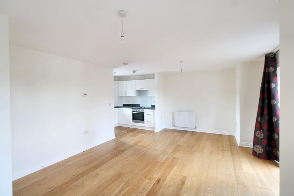 Apartment in Brighton - View 3