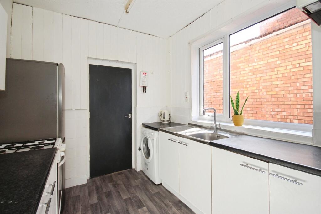 House in Leamington Spa, Sydenham, Royal Leamington Spa - More