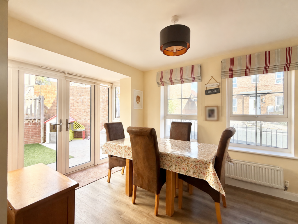 Darwin Drive, Yeovil, Somerset photo 4