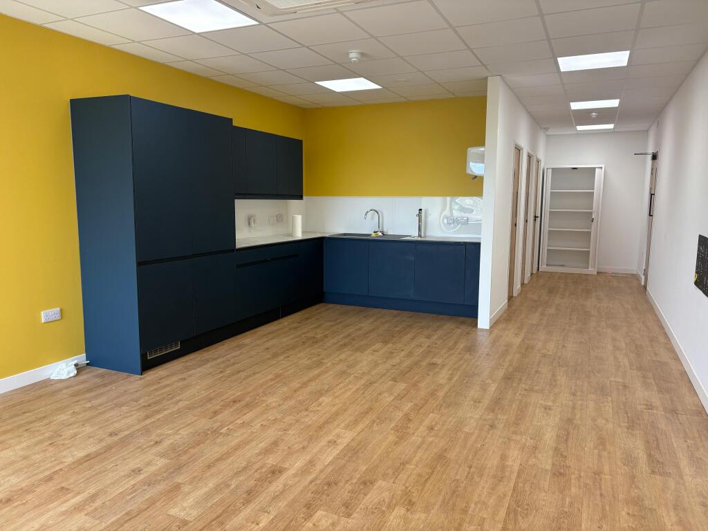 10F - First Floor Kitchen & WCs