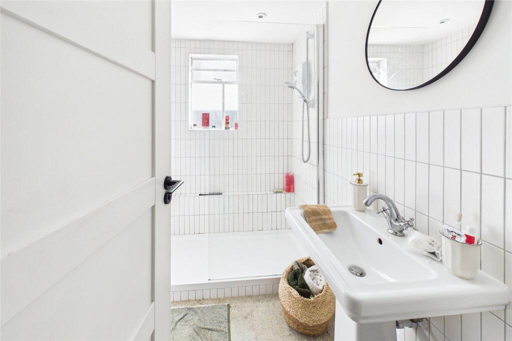 Apartment in London - More