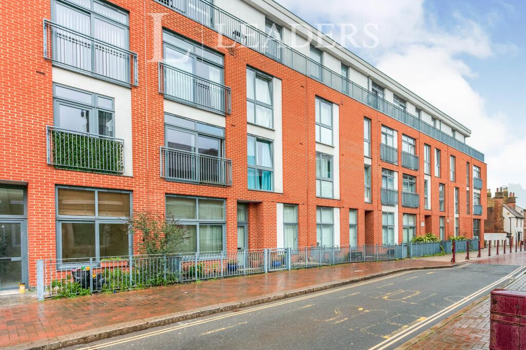 Main image of property: Guildford Street, Chertsey, KT16