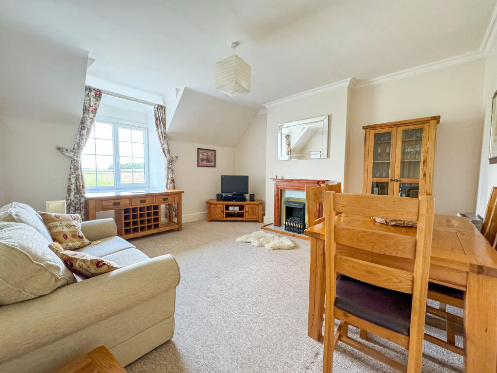 Hillside, Heath Road, Newmarket, Suffolk photo 3