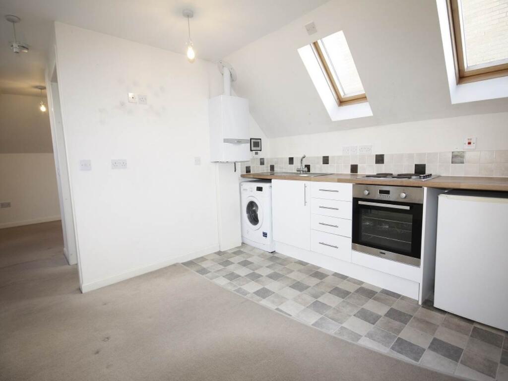 Apartment in Edinburgh, Corstorphine - View 3