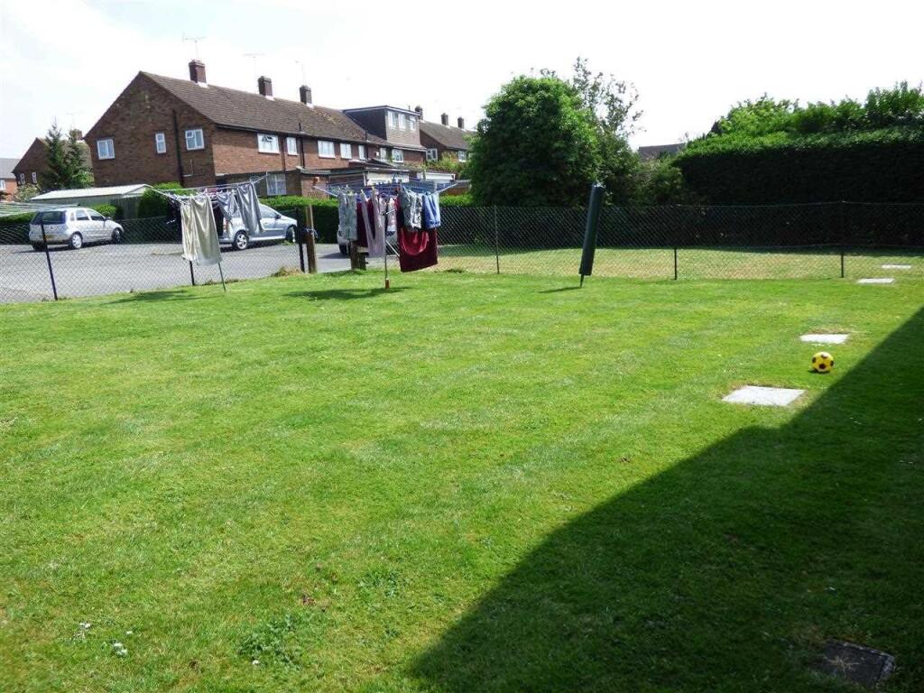 Apartment in Epping Forest, Ongar - View 2