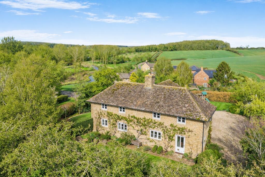 Main image of property: Deenethorpe, Deenethorpe, Northamptonshire, NN17