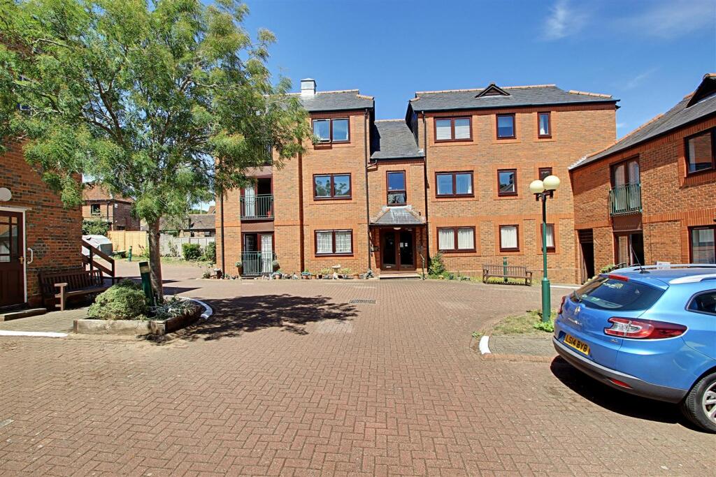 Main image of property: Saddlers Walk, Kings Langley