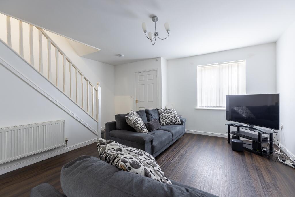 House in Cardiff, Llanharry - View 4