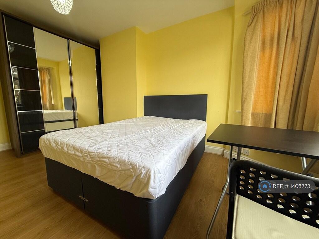 Main image of property: Cheviot Gardens, London, NW2