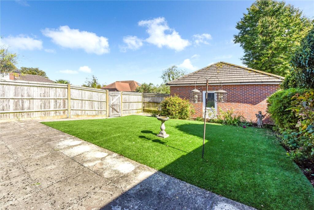House in Clanfield - View 2