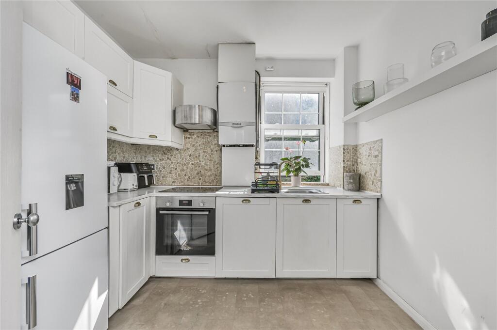 Main image of property: Gracefield Gardens, London, SW16