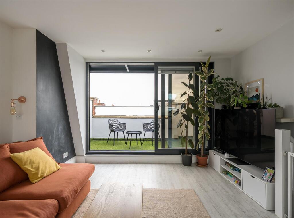 Priory Park Road, London NW6 - View 3