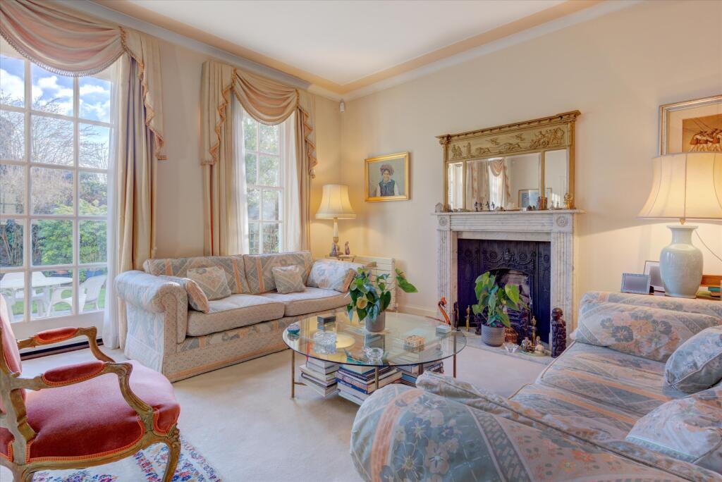 Fitzjohns Avenue, London, NW3 photo 2