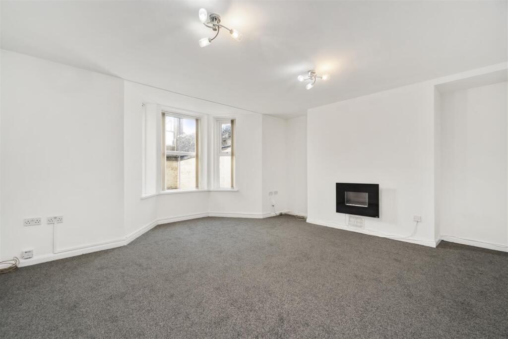 Apartment in Plymouth - View 2
