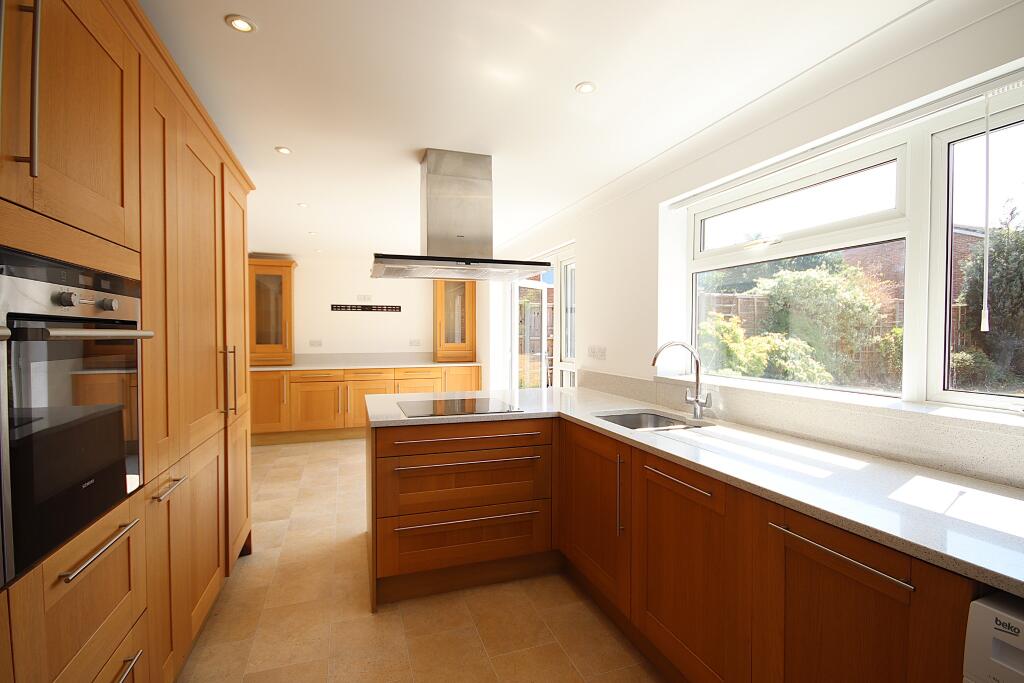 Furze Platt, Maidenhead - View 6