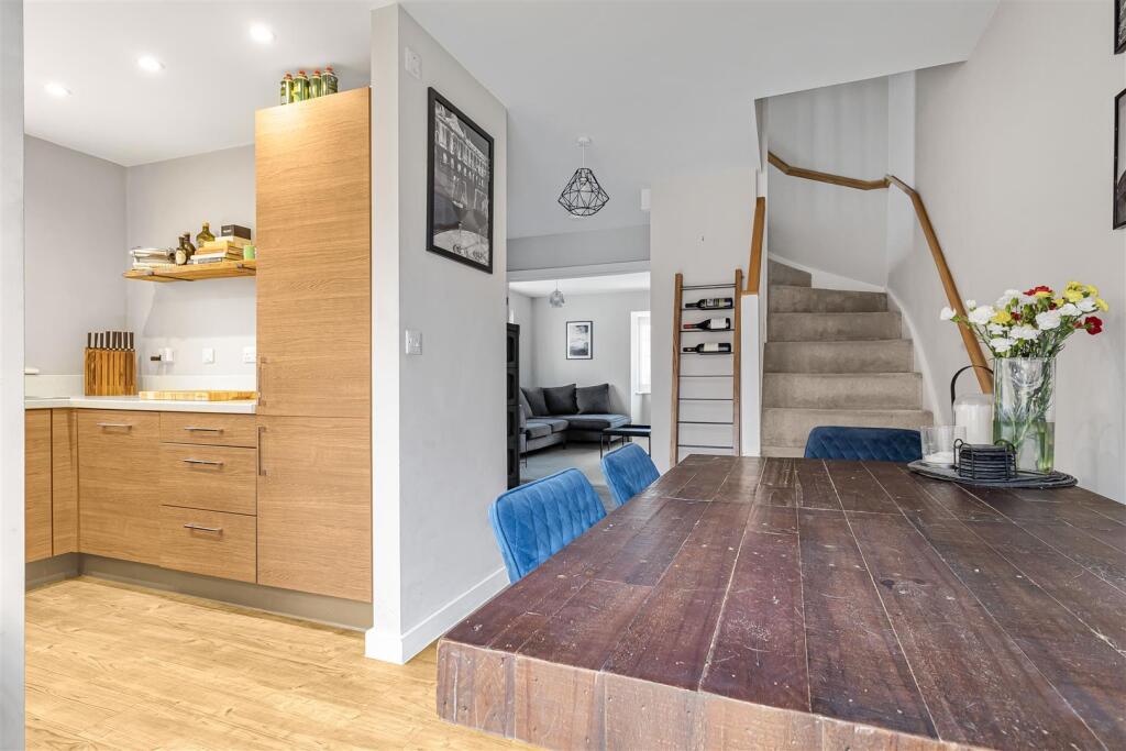 1, Cedar Close, Red Lodge, Suffolk, IP28 8ZN photo 4