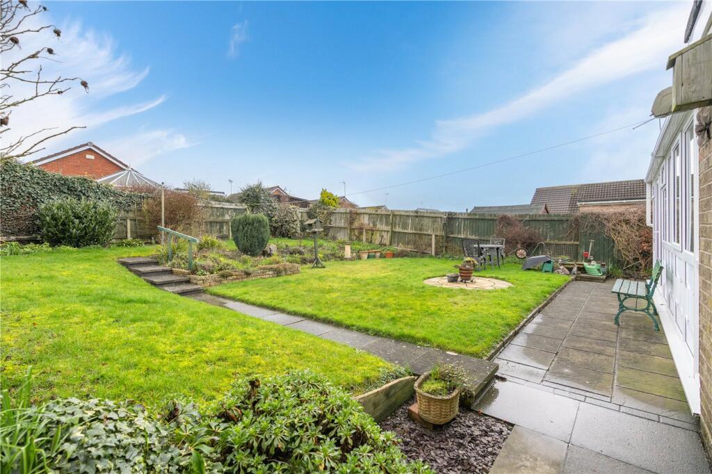 Oak Crescent, Bourne, Lincolnshire, PE10 photo 2