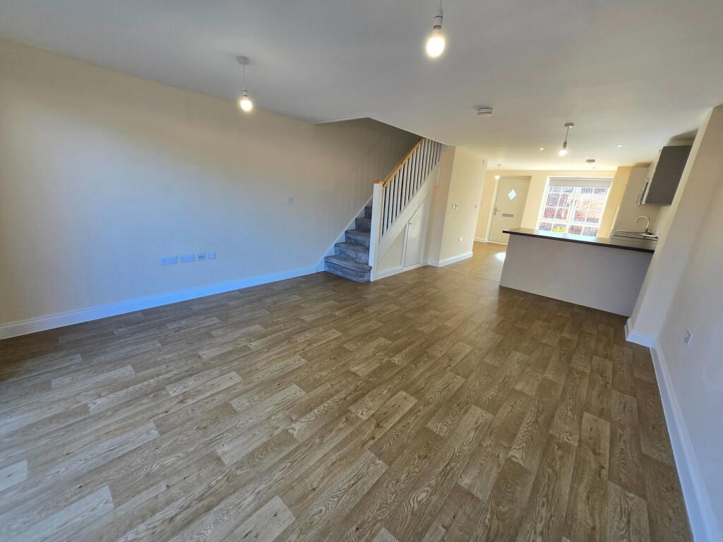 House in Twickenham - View 3
