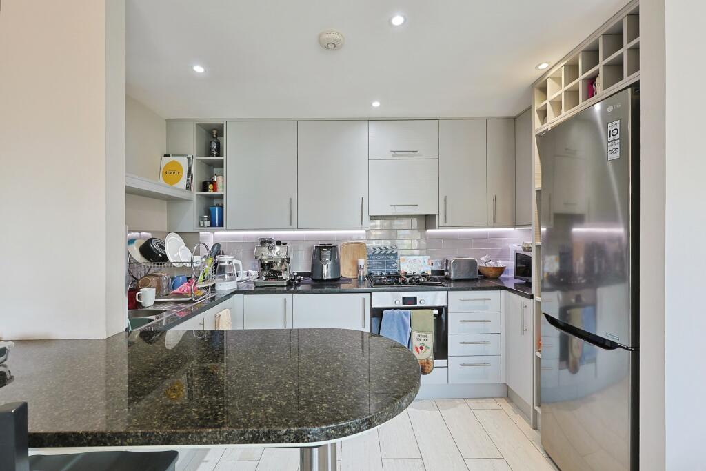 Carlton Drive, Putney, SW15 - View 2