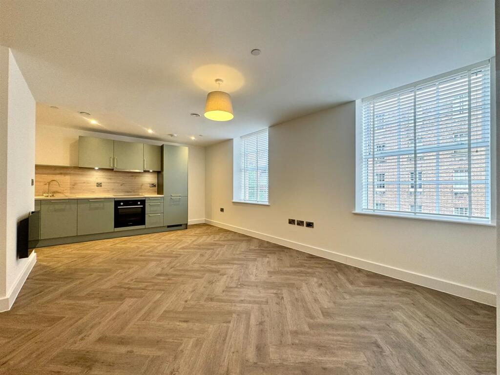 Main image of property: Steelhouse Lane, Birmingham
