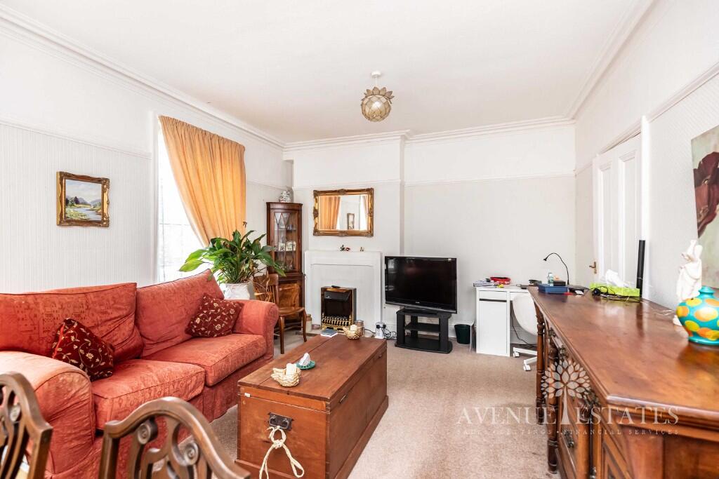 Apartment in Christchurch, Pokesdown, Bournemouth - View 4