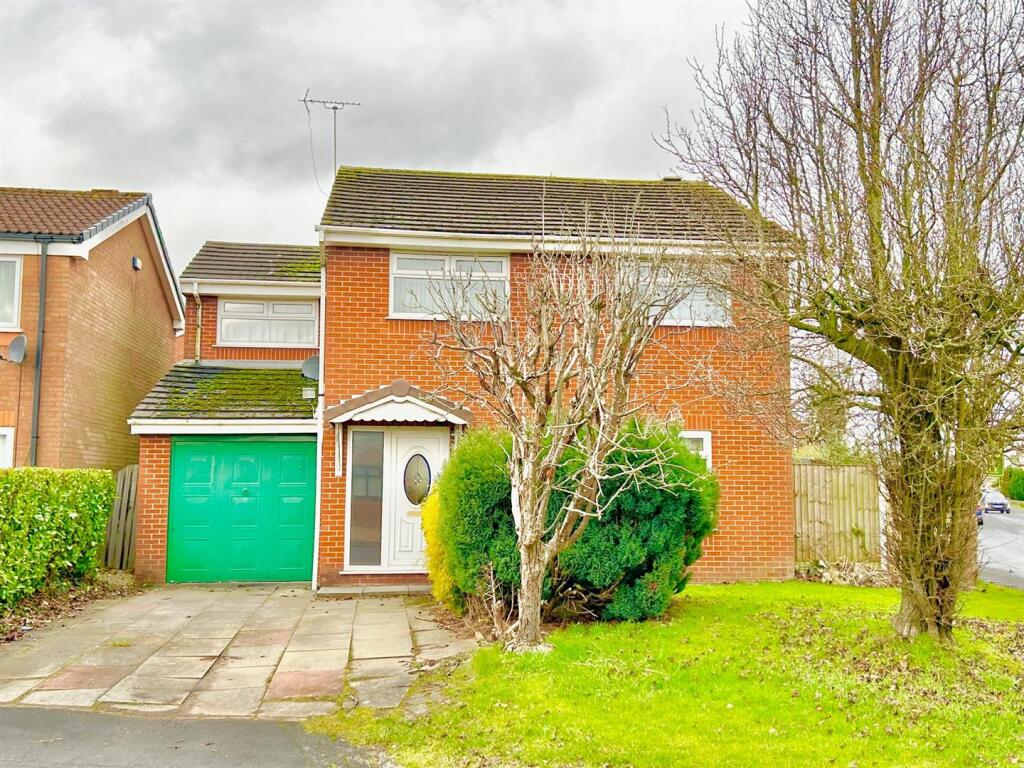 4-bed detached on Glen Park, Leigh, £325,000