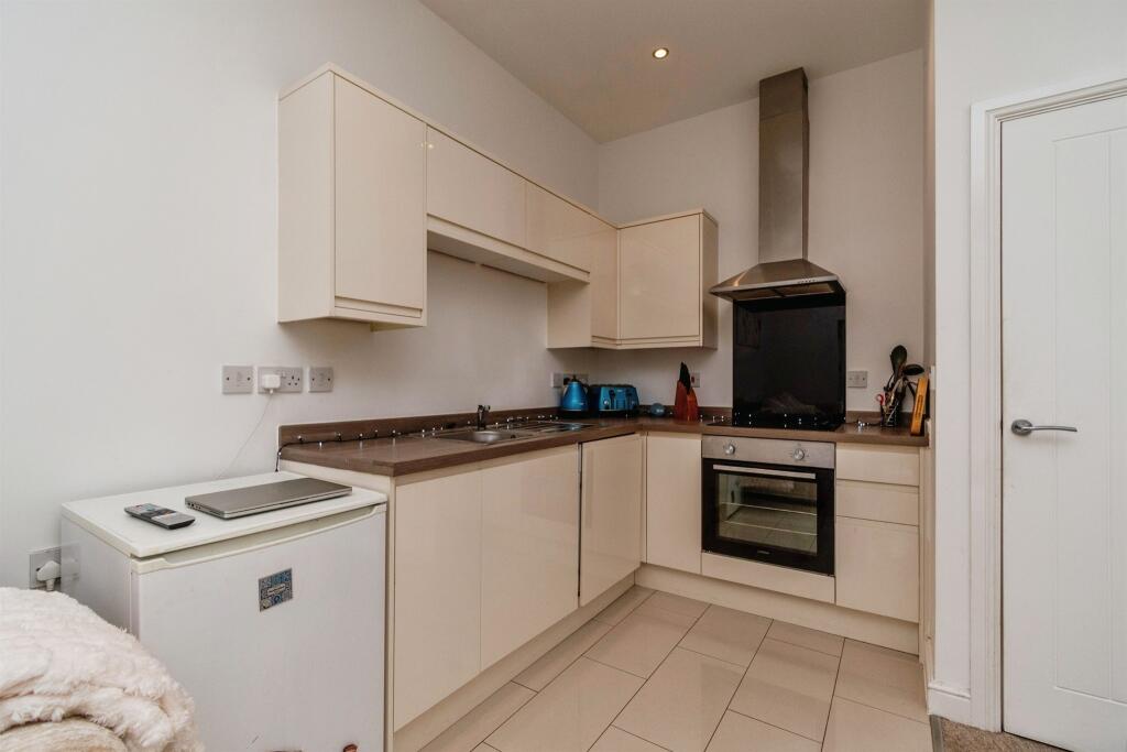 Apartment in Walsall - More