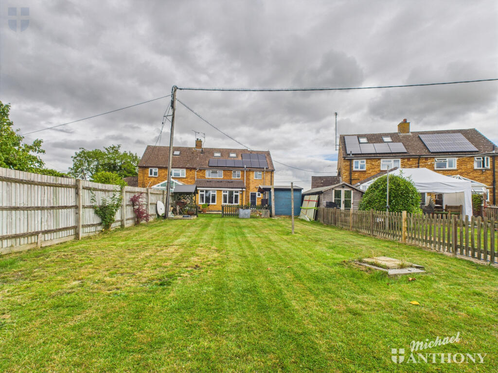 Burcott Lane, Bierton, Buckinghamshire photo 4