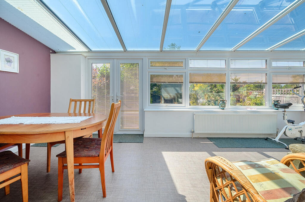 Oxhawth Crescent, Bromley, Kent, BR2 photo 5