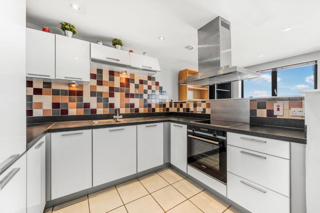 Apartment in London - View 5